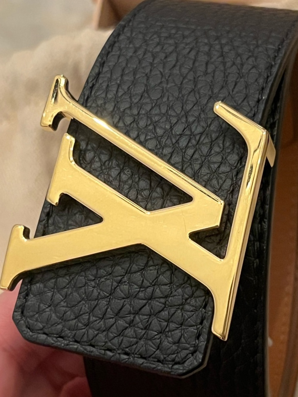 Louis Vuitton Black and Brown Set of 2 Men's Belts with Gold LV Buckle 90/36 - Picture 5 of 10